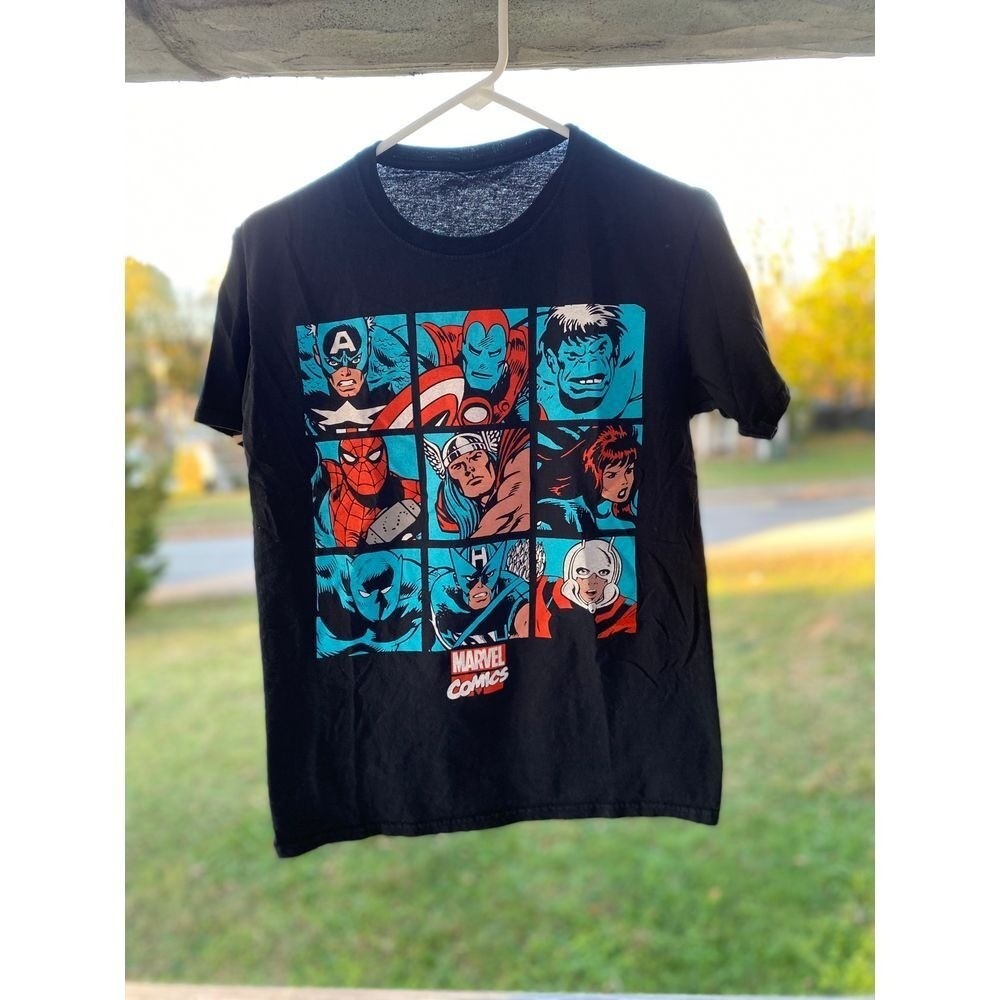 Marvel Comics The Avengers T-Shirt Mens Size Small S Short Sleeve Graphic Black